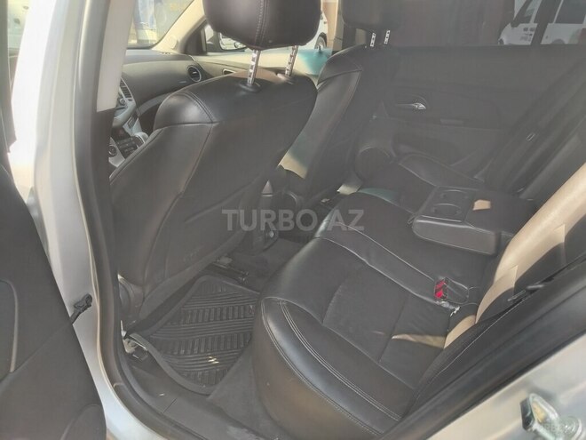 Chevrolet Cruze-11