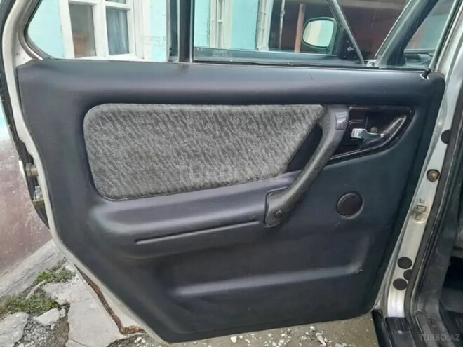 GAZ 3110 2003, 200 km - 2.0 л - Quba
