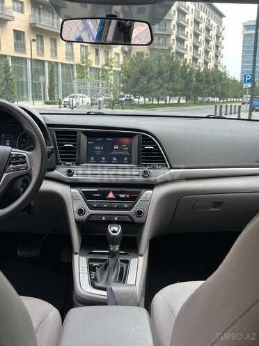 Hyundai Elantra 2018, 92,500 km - 2.0 l - Bakı