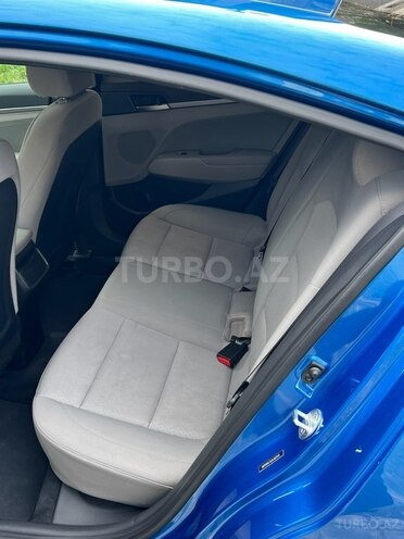 Hyundai Elantra 2018, 92,500 km - 2.0 l - Bakı