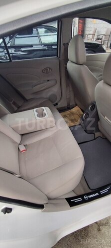 Nissan Sunny 2015, 121,000 km - 1.5 л - Bakı