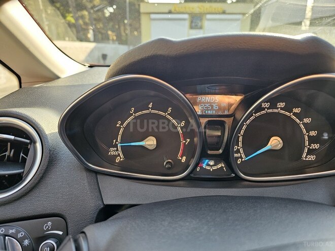 Ford Fiesta 2013, 122,000 km - 1.6 l - Bakı