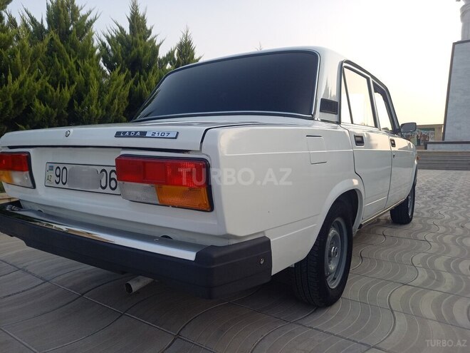 LADA (VAZ) 2107-4