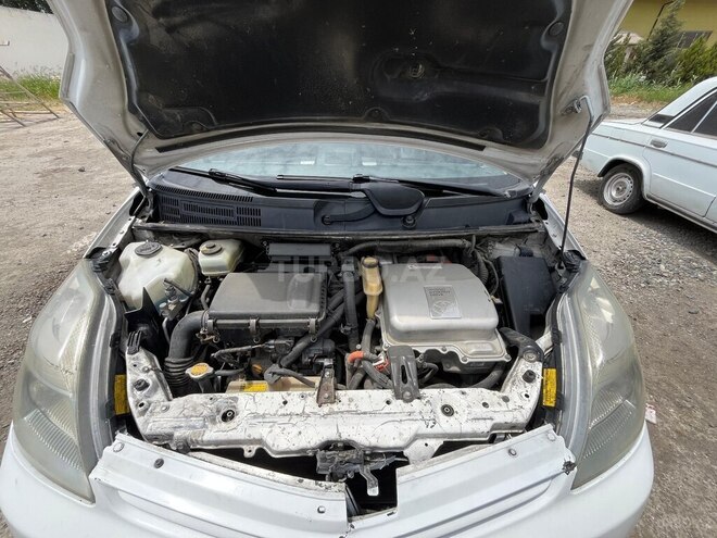Toyota Prius 2007, 240,000 km - 1.5 l - Salyan
