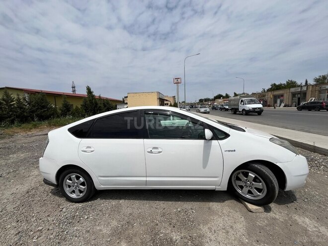 Toyota Prius 2007, 240,000 km - 1.5 l - Salyan