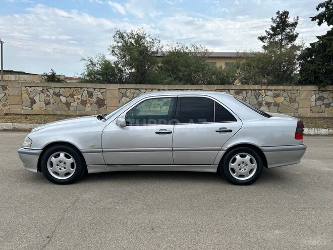 Mercedes C 240 1999, 232,000 km - 2.4 л - Yevlax