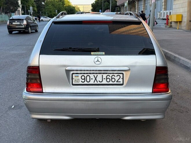 Mercedes C 220 d-9
