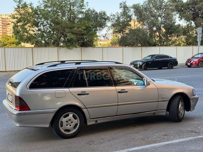 Mercedes C 220 d-5