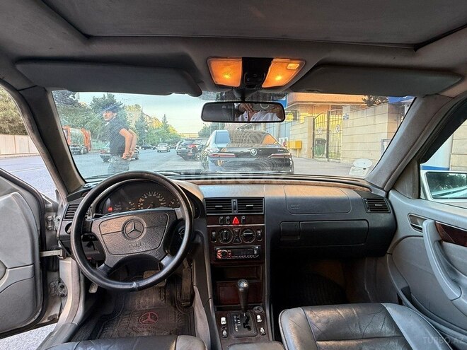 Mercedes C 220 d-2