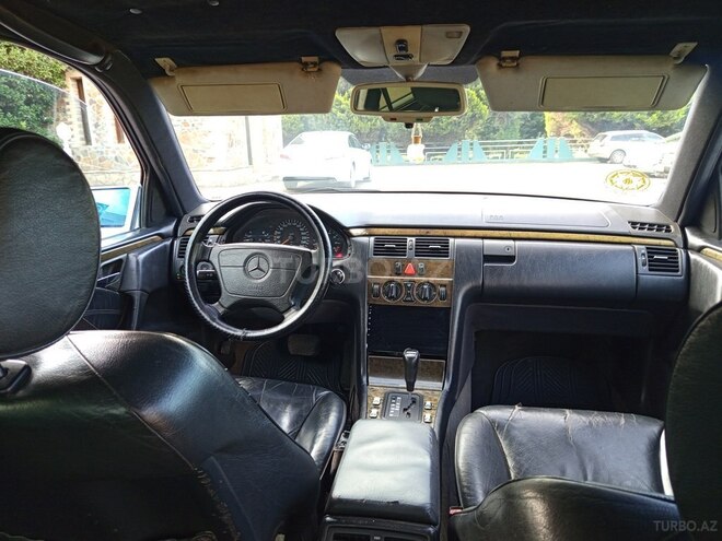 Mercedes E 280 1997, 228,000 km - 2.8 l - Bakı