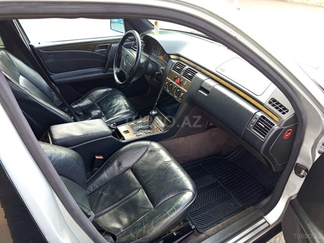 Mercedes E 280 1997, 228,000 km - 2.8 l - Bakı