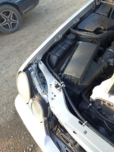 Mercedes E 280 1997, 228,000 km - 2.8 l - Bakı