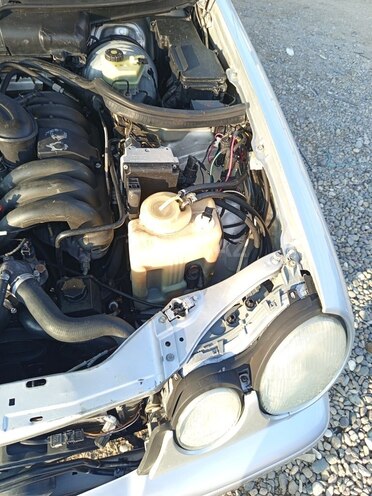 Mercedes E 280 1997, 228,000 km - 2.8 l - Bakı