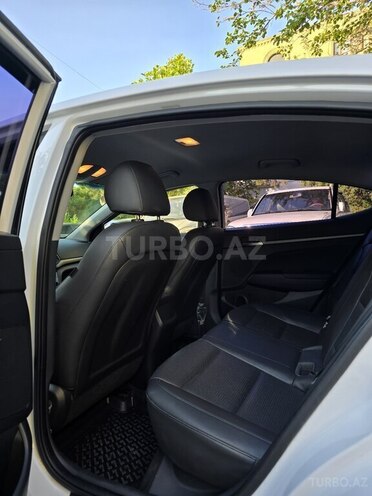 Hyundai Avante 2018, 133,000 km - 1.6 л - Bakı