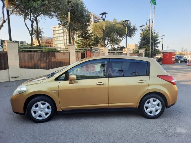 Nissan Tiida-3