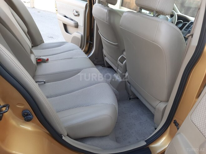 Nissan Tiida-9