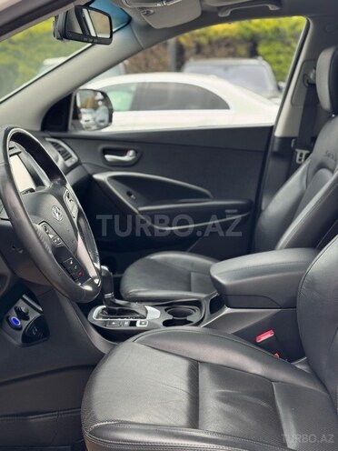 Hyundai Santa Fe-15