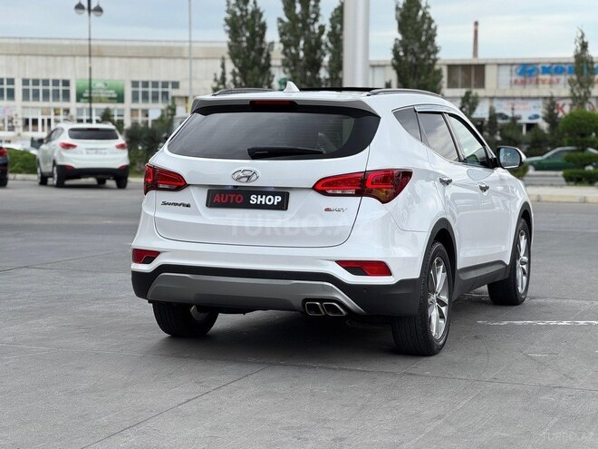 Hyundai Santa Fe-12