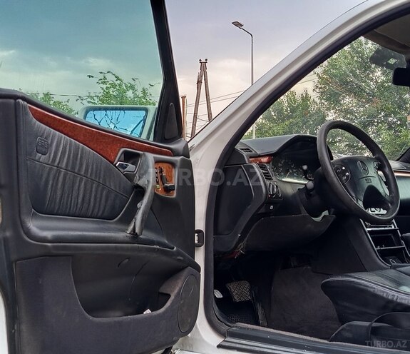 Mercedes E 220 d 1997, 265,000 km - 2.2 l - Bakı
