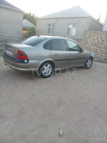Opel Vectra 1996, 240,000 km - 1.8 l - Sumqayıt