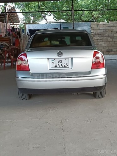 Volkswagen Passat 2003, 209,000 km - 1.8 l - Şirvan