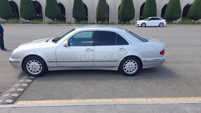Mercedes E 240 2000, 180,000 km - 2.4 l - Şəmkir