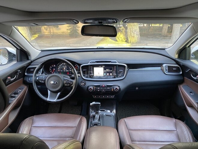 Kia Sorento-10