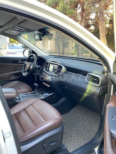 Kia Sorento-11