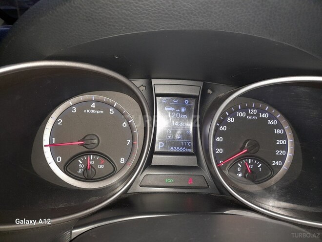 Hyundai Santa Fe-5