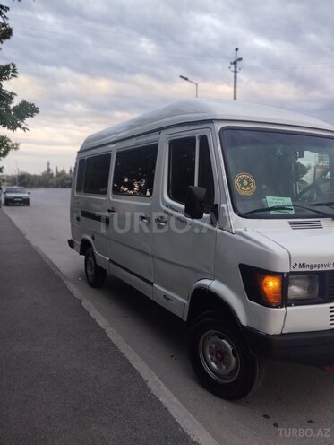 Mercedes 208 D 1991, 255,500 km - 2.3 л - Mingəçevir