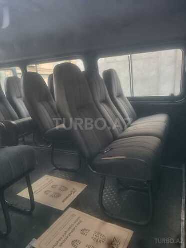 Ford Transit-13