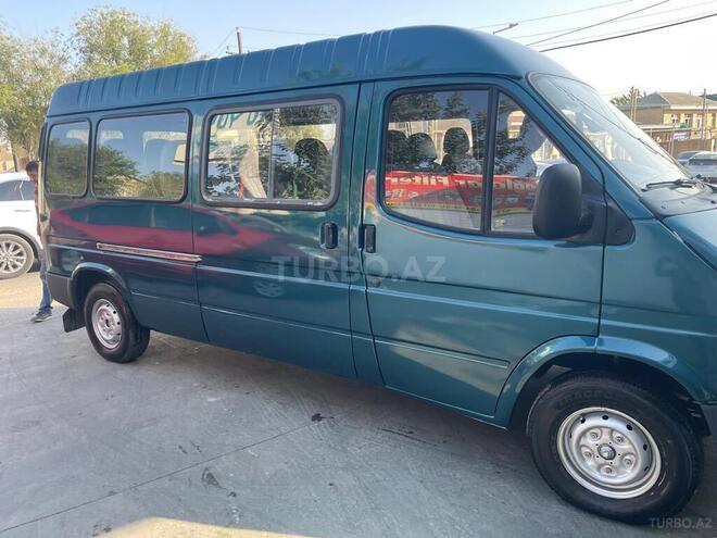 Ford Transit-6