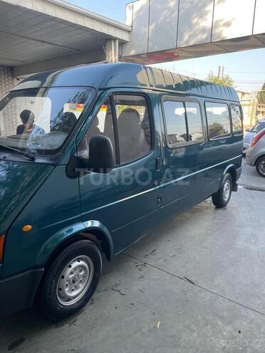 Ford Transit-9