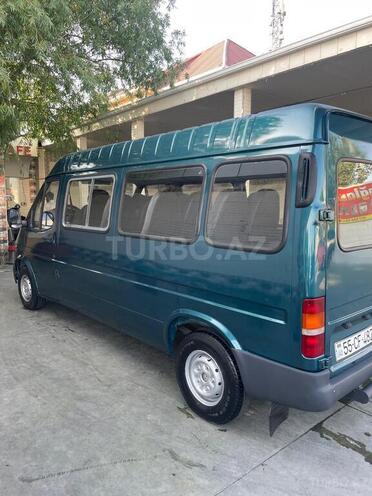 Ford Transit-5