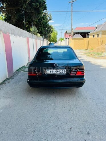 Mercedes E 220 d 2002, 356,283 km - 2.2 l - Biləsuvar