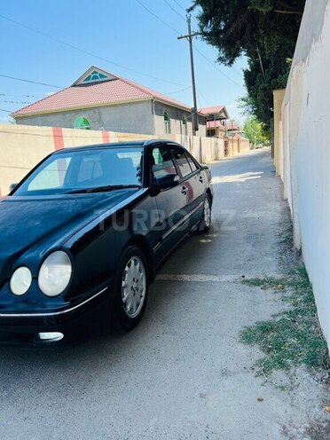 Mercedes E 220 d 2002, 356,283 km - 2.2 l - Biləsuvar