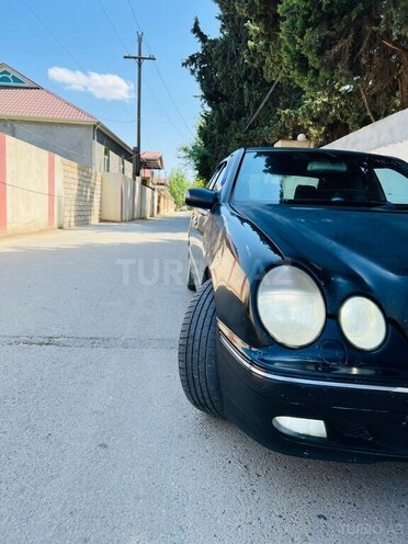Mercedes E 220 d 2002, 356,283 km - 2.2 l - Biləsuvar