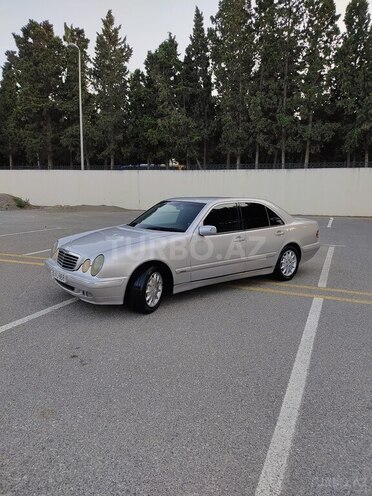 Mercedes E 270 2001, 445,000 km - 2.7 л - Sumqayıt