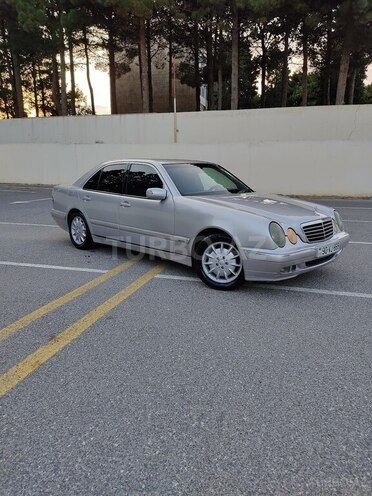 Mercedes E 270 2001, 445,000 km - 2.7 л - Sumqayıt