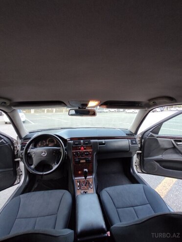 Mercedes E 270 2001, 445,000 km - 2.7 л - Sumqayıt