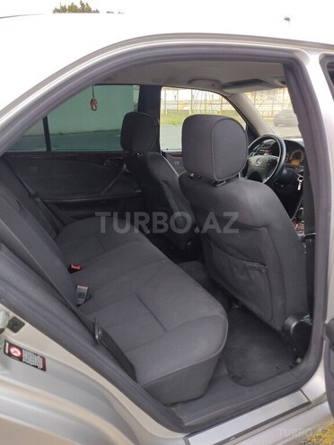 Mercedes E 270 2001, 445,000 km - 2.7 л - Sumqayıt