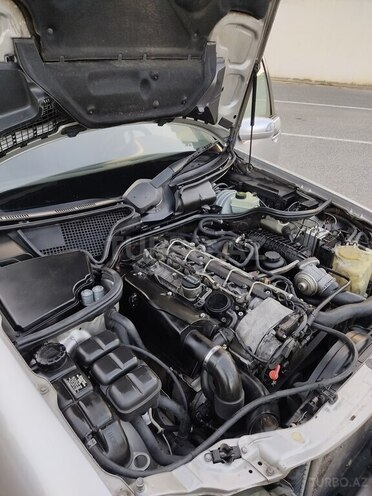 Mercedes E 270 2001, 445,000 km - 2.7 л - Sumqayıt