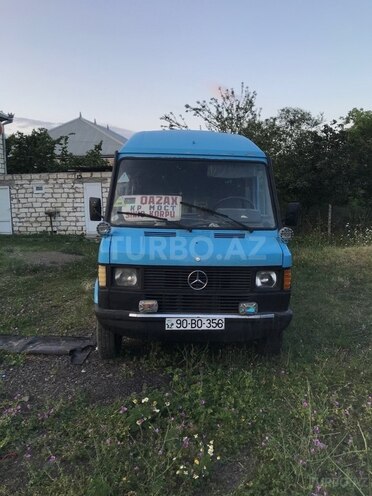 Mercedes 408 D 1993, 540,000 km - 2.5 l - Qazax