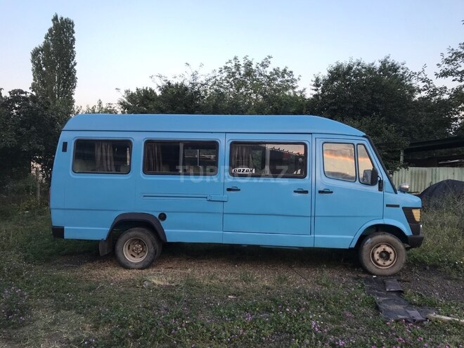Mercedes 408 D 1993, 540,000 km - 2.5 l - Qazax
