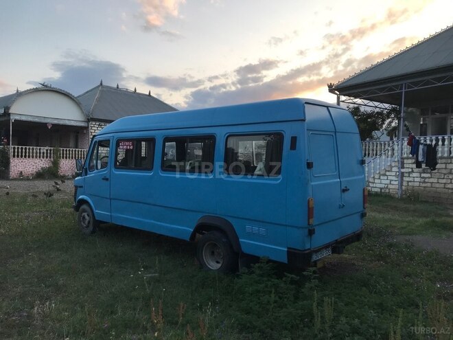 Mercedes 408 D 1993, 540,000 km - 2.5 l - Qazax