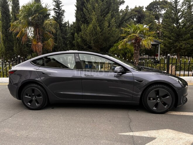 Tesla Model 3-7