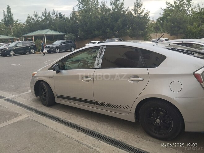 Toyota Prius 2015, 224,000 km - 1.8 l - Bakı