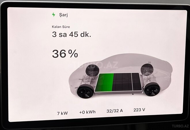 Tesla Model 3-18