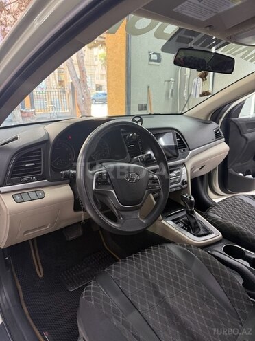 Hyundai Elantra 2016, 212,000 km - 2.0 l - Bakı