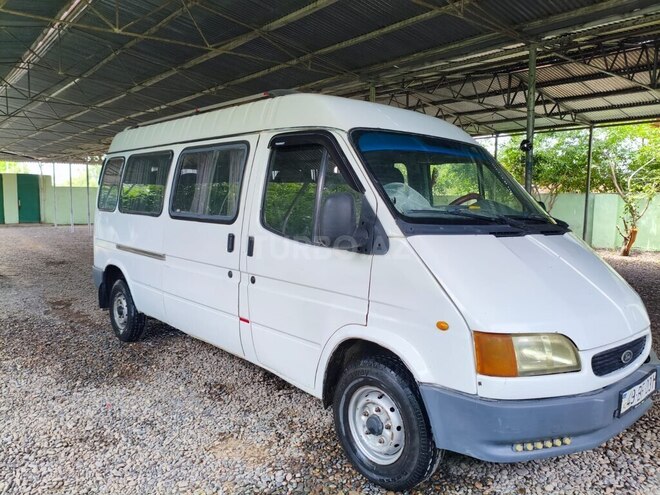Ford Transit 2000, 250,000 km - 2.5 л - Saatlı